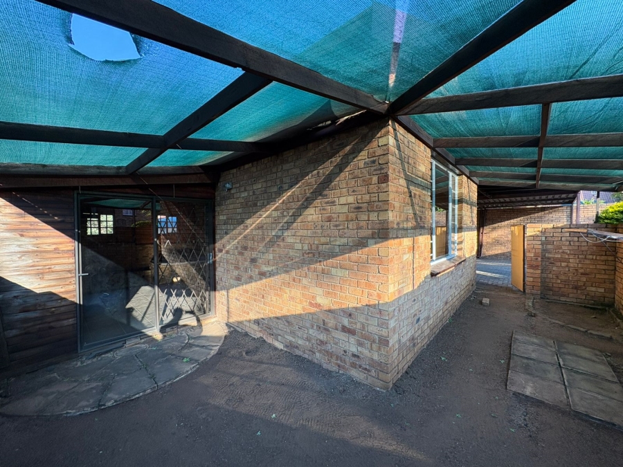 3 Bedroom Property for Sale in Safari Gardens North West